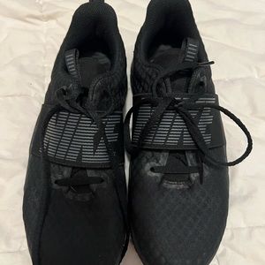 nike black running shoes